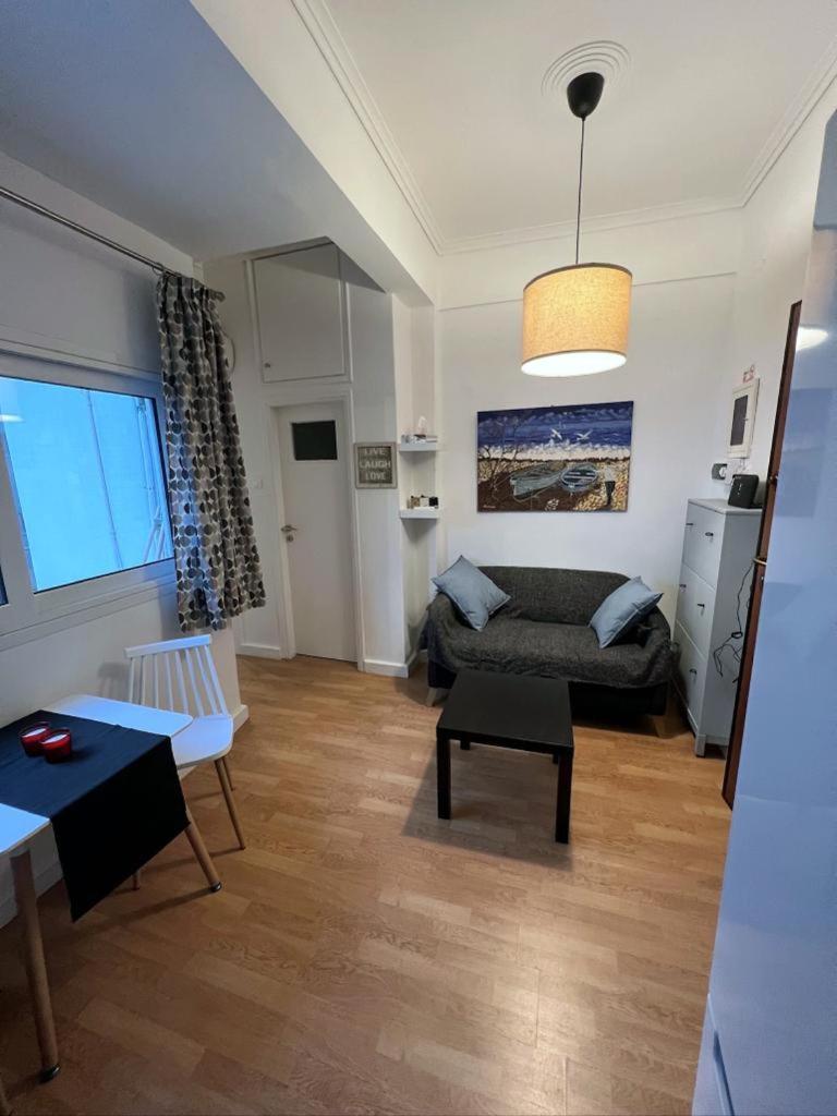 Minimal Apartment Next To The Center เอเธนส์ ภายนอก รูปภาพ